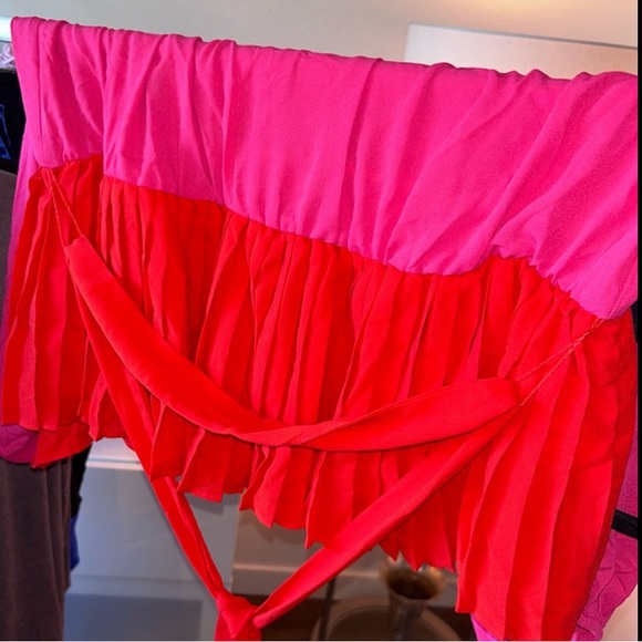 NWT! Colorblock red & fuchsia pink off-shoulder pleated peplum blouse +belt - Picture 4 of 6